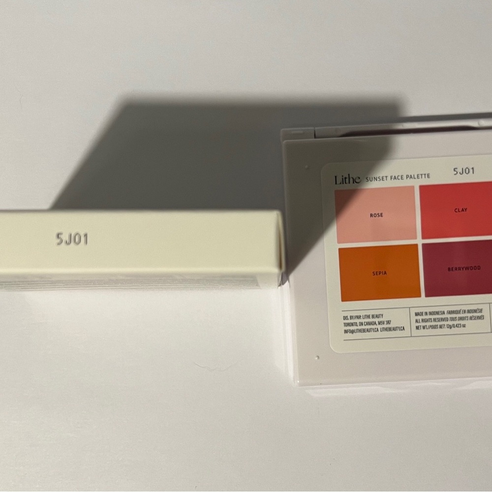 Lithe Sunset Blush Palette - Picture 6 of 7